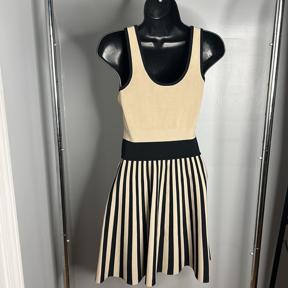 Guess Tan and Black Sleeveless Dress - Picture 6 of 7